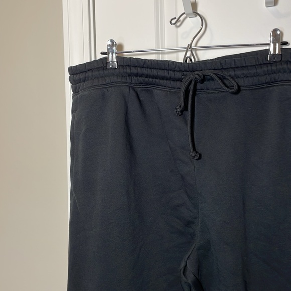 Skims MENS TAPERED JOGGER sweatpant in washed onyx black size 2x - Picture 4 of 7